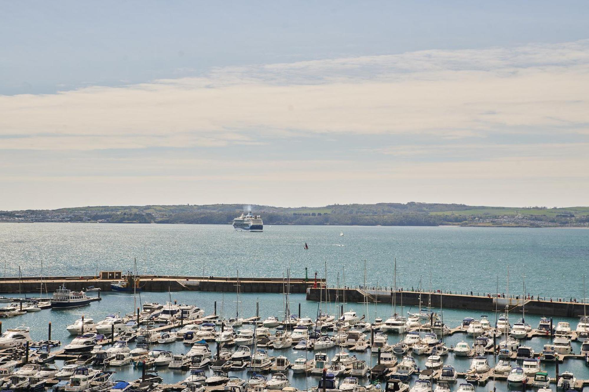 Sovereign House - Close To Harbour With Parking Torquay Exterior photo